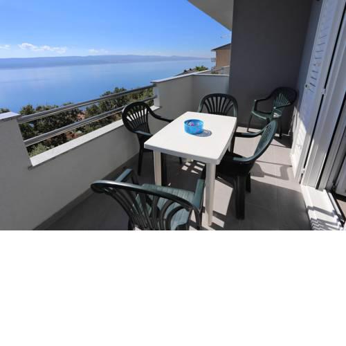 Apartments with a parking space Marusici (Omis) - 10331