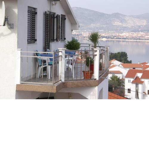 Apartments with a parking space Mastrinka (Ciovo) - 4324