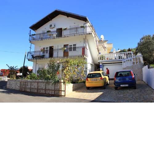 Apartments with a parking space Mastrinka (Ciovo) - 9428
