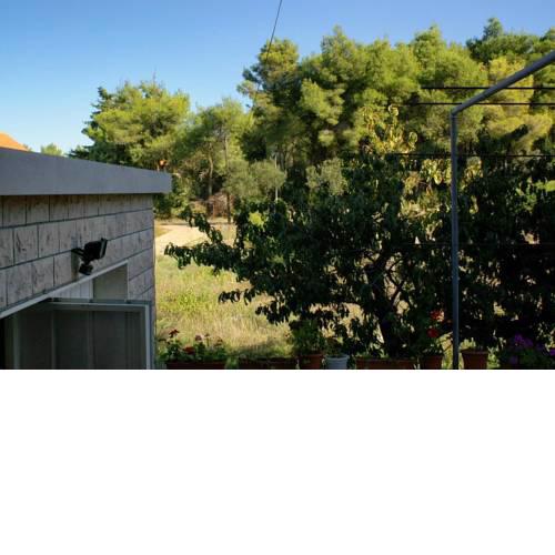 Apartments with a parking space Mirca (Brac) - 2838