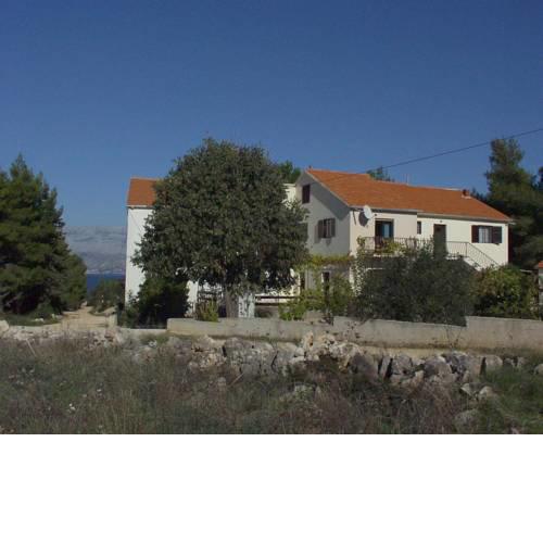 Apartments with a parking space Mirca (Brac) - 724