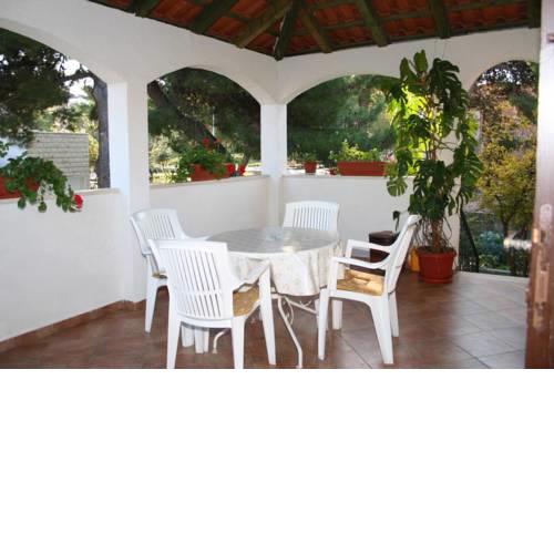 Apartments with a parking space Mirca (Brac) - 729