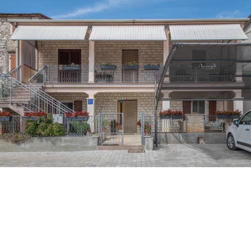 Apartments with a parking space Murine (Umag) - 16175