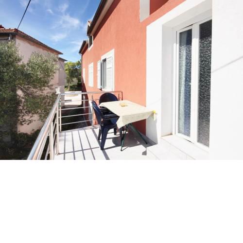 Apartments with a parking space Murter - 5084