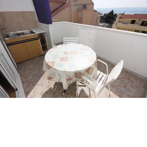 Apartments with a parking space Nemira (Omis) - 6070