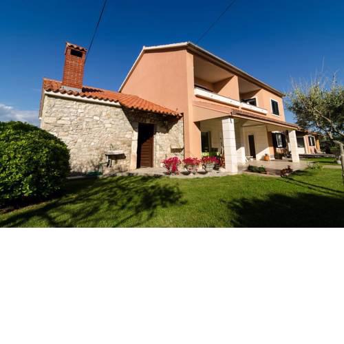 Apartments with a parking space Nin (Zadar) - 11900