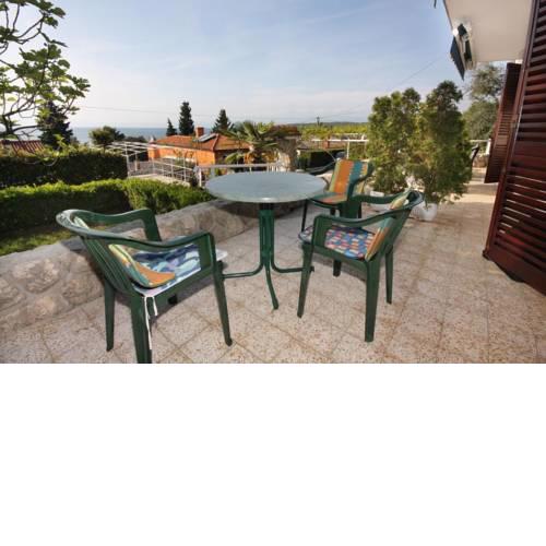 Apartments with a parking space Njivice (Krk) - 5325
