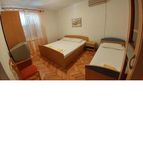 Apartments with a parking space Novalja (Pag) - 13006