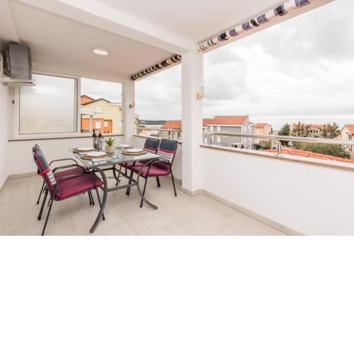 Apartments with a parking space Novalja (Pag) - 4097