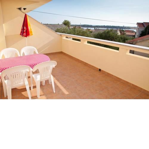 Apartments with a parking space Novalja (Pag) - 9342