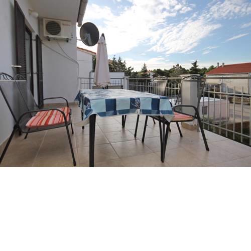Apartments with a parking space Novalja (Pag) - 9359