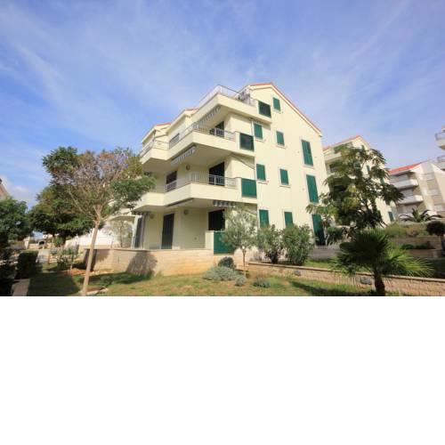 Apartments with a parking space Novalja (Pag) - 9427