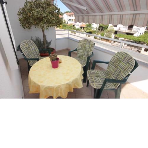 Apartments with a parking space Novigrad - 6936