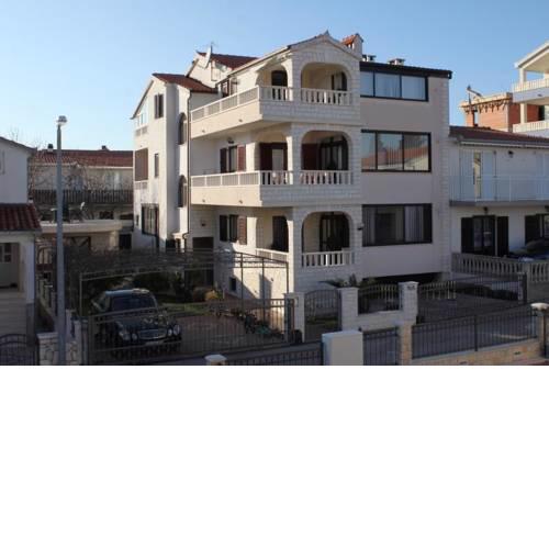 Apartments with a parking space Okrug Gornji (Ciovo) - 7546