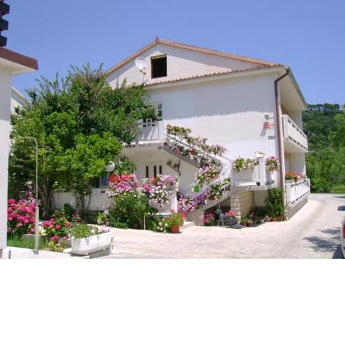 Apartments with a parking space Palit (Rab) - 14610