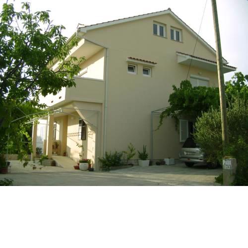 Apartments with a parking space Palit (Rab) - 4957