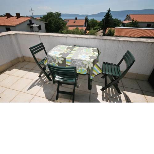 Apartments with a parking space Pinezici (Krk) - 5465