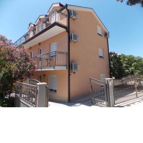 Apartments with a parking space Podaca (Makarska) - 11748