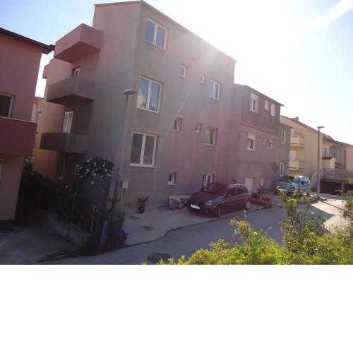 Apartments with a parking space Podstrana (Split) - 11802