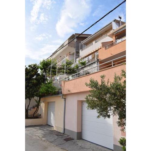 Apartments with a parking space Podstrana (Split) - 15478
