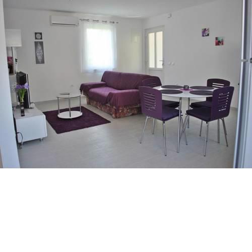 Apartments with a parking space Podstrana (Split) - 16051