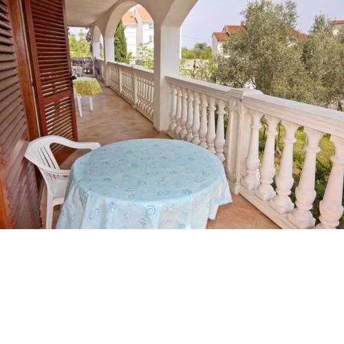 Apartments with a parking space Porat (Krk) - 5322