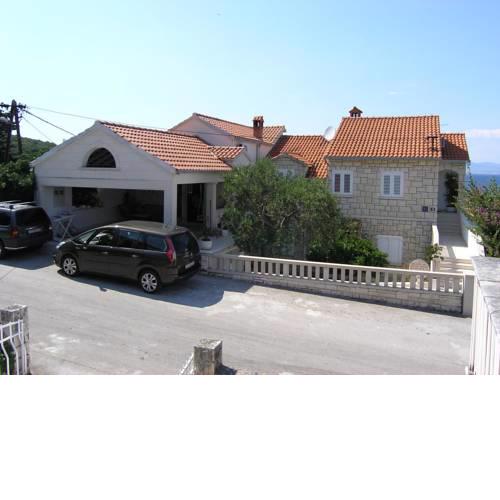 Apartments with a parking space Postira (Brac) - 11428