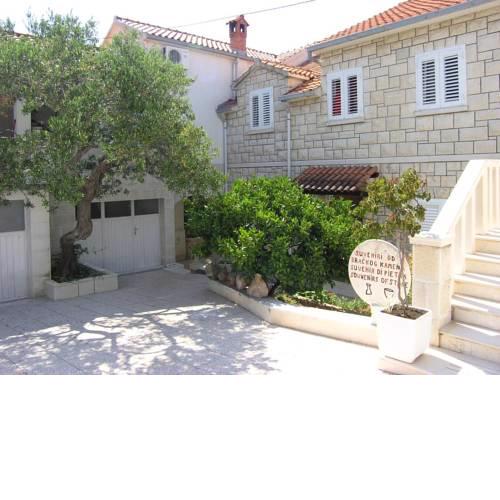 Apartments with a parking space Postira (Brac) - 11494
