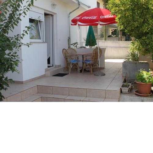 Apartments with a parking space Preko (Ugljan) - 8267