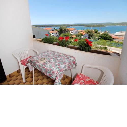 Apartments with a parking space Punat (Krk) - 5428