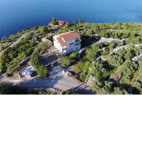 Apartments with a parking space Racisce (Korcula) - 9170