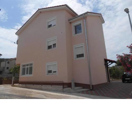 Apartments with a parking space Raslina (Krka) - 16702