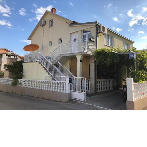 Apartments with a parking space Rastici (Ciovo) - 17276
