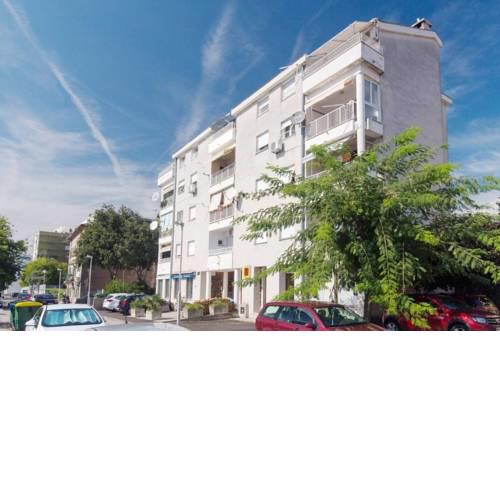Apartments with a parking space Rijeka - 17933