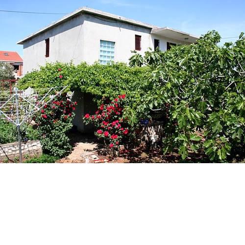 Apartments with a parking space Slatine (Ciovo) - 1100