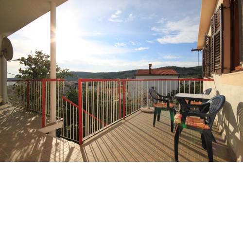Apartments with a parking space Slatine (Ciovo) - 1136
