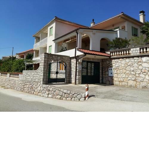 Apartments with a parking space Smokvica Krmpotska (Novi Vinodolski) - 14906