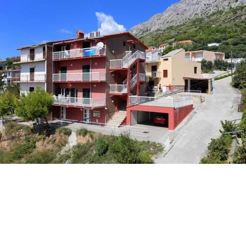 Apartments with a parking space Stanici (Omis) - 10324