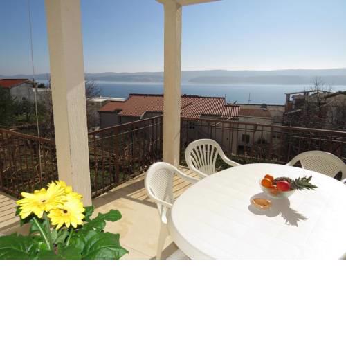 Apartments with a parking space Stanici (Omis) - 12158