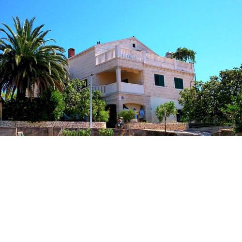 Apartments with a parking space Sumartin (Brac) - 11387