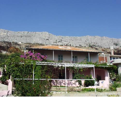 Apartments with a parking space Sumpetar (Omis) - 952