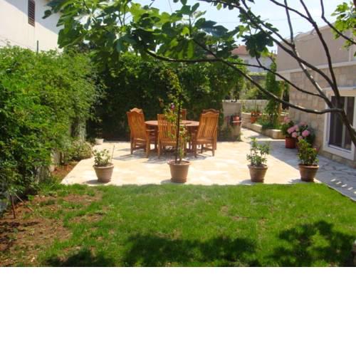 Apartments with a parking space Supetar (Brac) - 13180