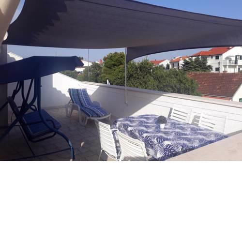 Apartments with a parking space Supetar (Brac) - 5653