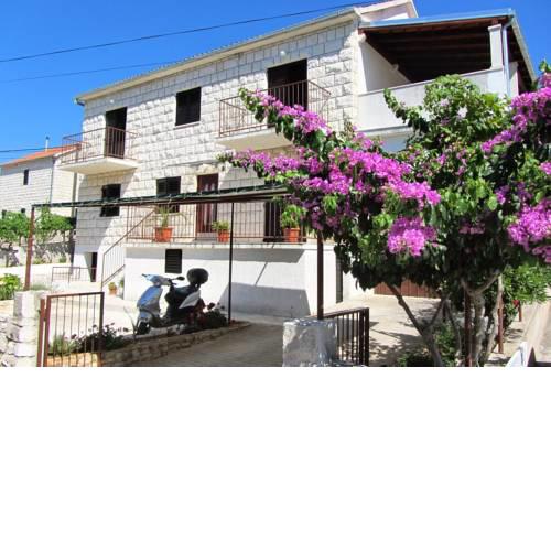 Apartments with a parking space Sutivan (Brac) - 744