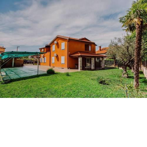 Apartments with a parking space Sveti Ivan (Umag) - 13708