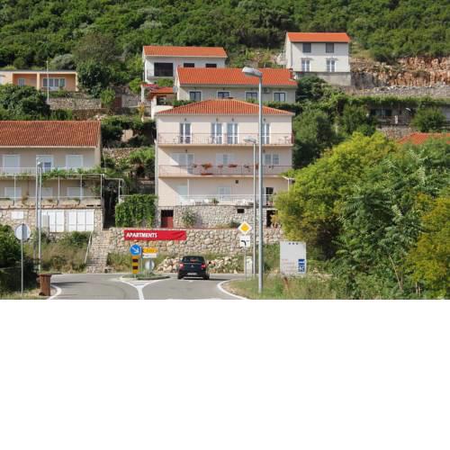 Apartments with a parking space Trpanj (Peljesac) - 10180