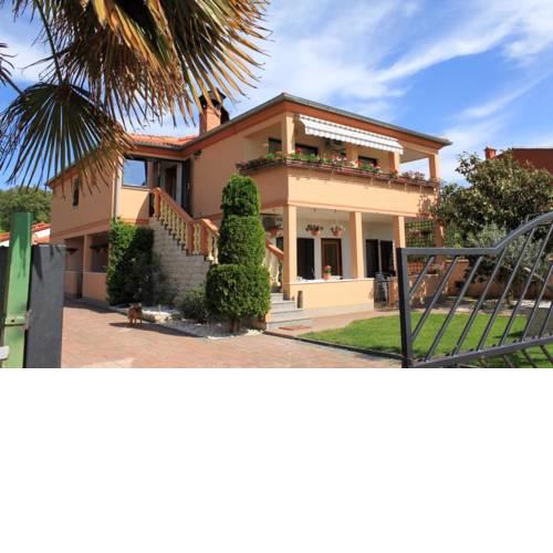 Apartments with a parking space Valbandon (Fazana) - 2214
