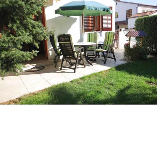 Apartments with a parking space Valbandon (Fazana) - 7200