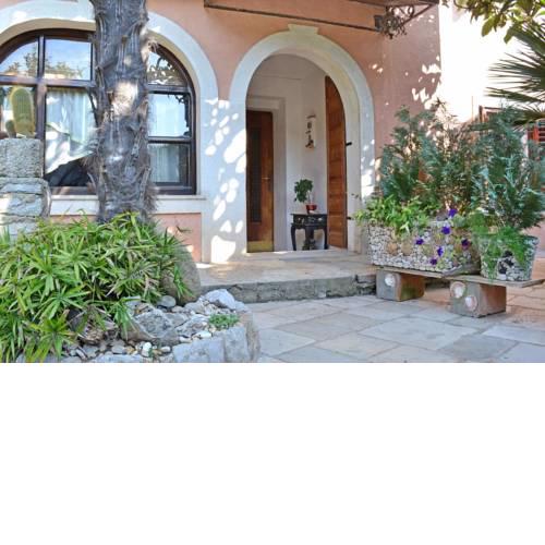 Apartments with a parking space Veli Losinj (Losinj) - 8029