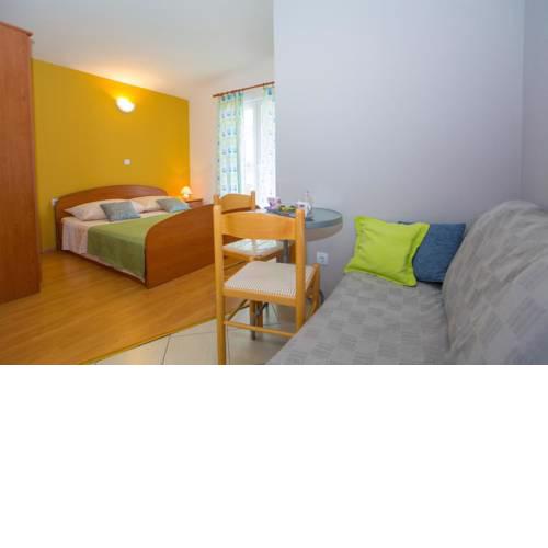 Apartments with a parking space Veliko Brdo (Makarska) - 11007